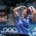 신유빈, 20년 만 탁구 단식 4강행…’도쿄 2관왕’ 천멍과 대결 [올림픽]