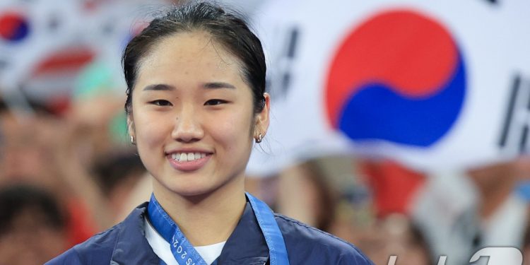 “배드민턴 선수 6명 이코노미, 임원 8명 비즈니스…국대 선발 개입도”