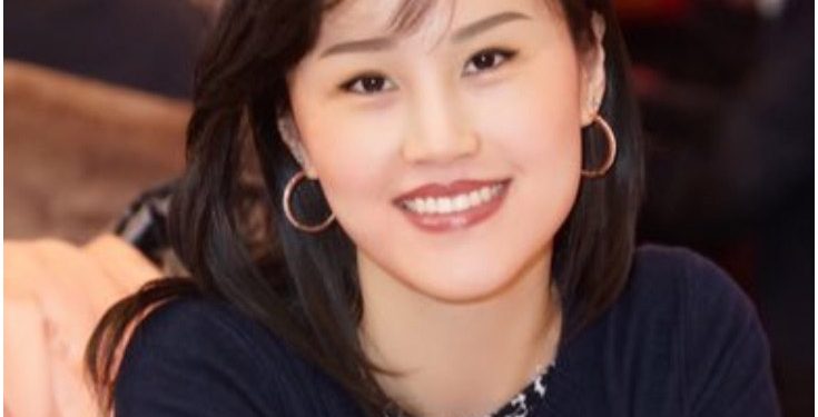 ‘스포츠카 몰며 호화생활’ 中스파이 혐의 40대女…뉴욕주지사 전 참모였다