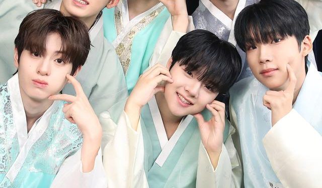 더윈드 “데뷔 1주년, 성장…추석엔 ‘다시 만나’ 들어주세요!” [한복인터뷰]