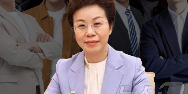 中 고위 女당간부 부하직원 58명과 성관계+113억 뇌물 수수