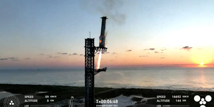 ‘로켓 회수’ 스페이스X 영상 되감는 줄…’값싼 우주여행’ 희망 쐈다