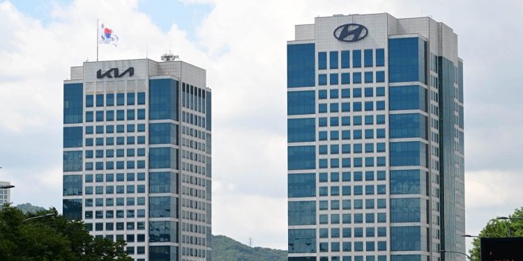 현대차는 젊어지는데 기아는 고령화…50대 이상 임직원이 ‘절반’