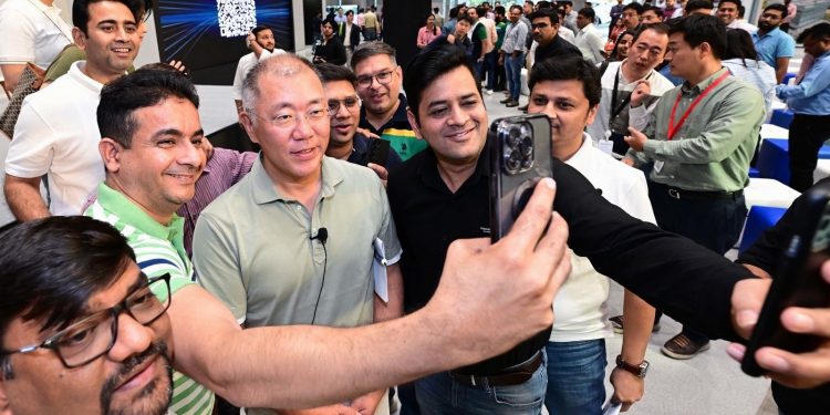 현대차 인도법인 IPO ‘완판’…4조5천억 생산 늘리고 전기차 시대 투자