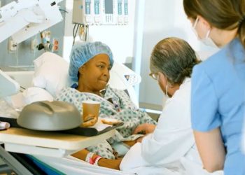 유전자 편집 돼지 신장 이식받은 美 여성…새로운 장기 공급원 될까