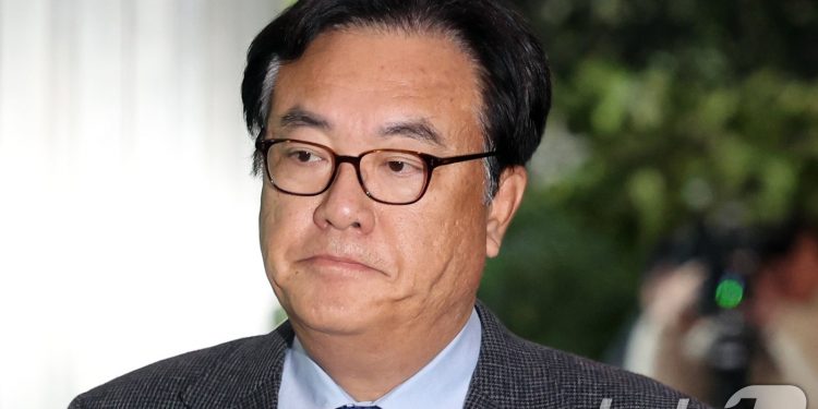 정진석 “尹 제3장소 조사 검토…공수처, 냉정 되찾아야”