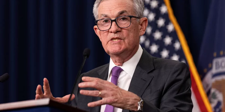 미국 FOMC 기준금리 4.25~4.5% 동결…”인하 서두르지 않는다”