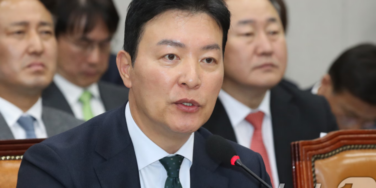 尹 체포 재집행 이번주 유력…’강경파’ 김성훈 차장, 항전할까