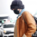 지드래곤, 이번엔 할머니 스카프 대신 ‘무스탕’…또 한번 화제