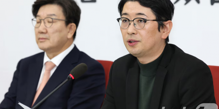 국힘, 거세진 헌재 때리기…불신 유도, 지지층 결집 노림수