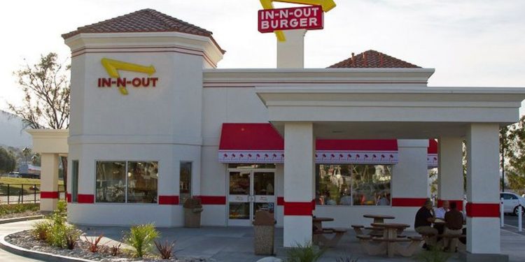 인앤 아웃 버거,  켈리포니아에서 인앤 아웃..