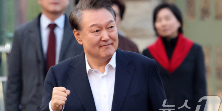 석방된 尹, 커지는 ‘절차적 불공정’ 논란…헌재 선고에 영향 미치나