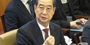 韓대행-트럼프 첫 통화…’원스톱 쇼핑’ 관세·방위비 연계 예고