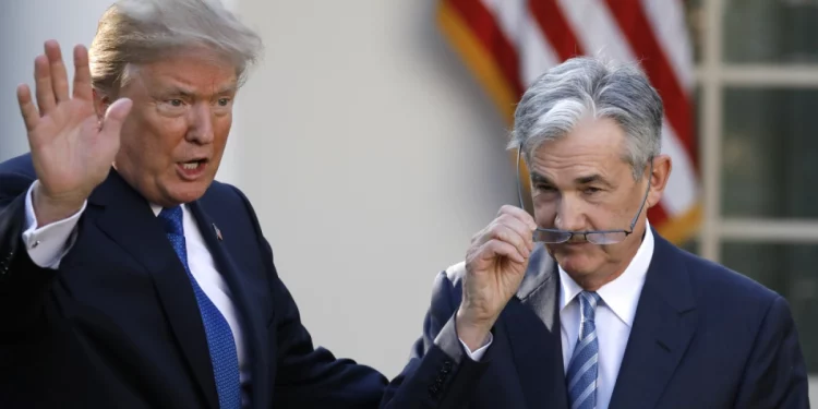 트럼프 “항상 늦는 파월 해임해야”…후임 인선까지 거론