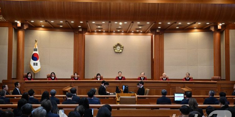 헌재, 윤석열 대통령 파면 결정…헌정사 두 번째