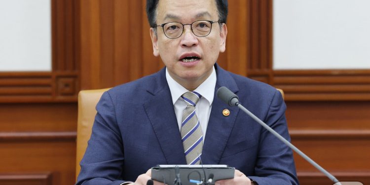 정부, 10조→12조 증액 추경안 마련…재해·재난 3조, 통상·AI 4조, 민생 4조