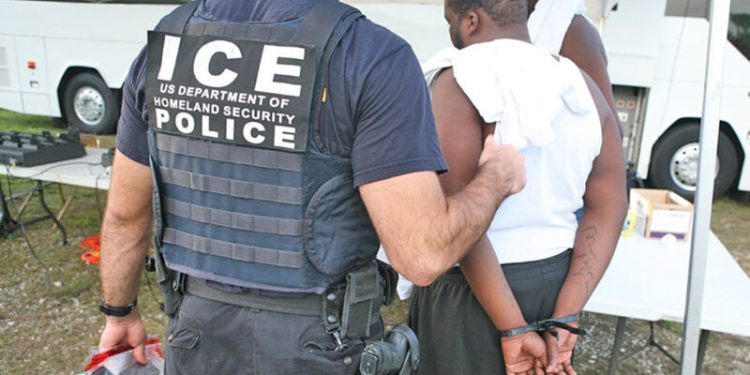 “이민 정책 나아졌다” 47%… 트럼프 국경 대응 긍정 평가, 관심은 타 이슈로 이동