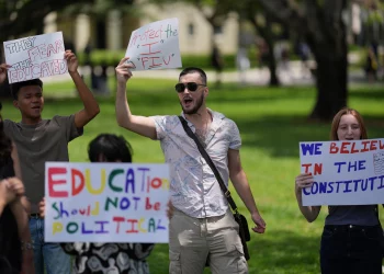 미국 정부, 국제학생 체류자격 대거 취소 논란… “비자 취소만으로 추방 가능” 새 지침 발표