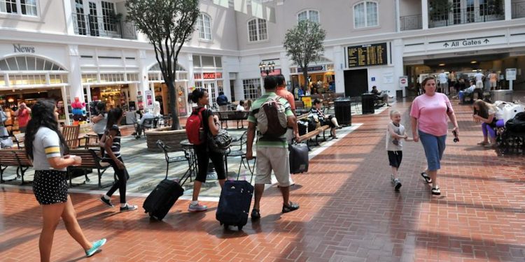 사바나공항 여름 특가 항공편… 30개 이상 직항지, 100달러 이하 티켓도 다수
