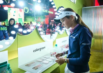 “韓 음식·화장품 세계 최고”…비비고·올리브영 찾은 트럼프 손녀