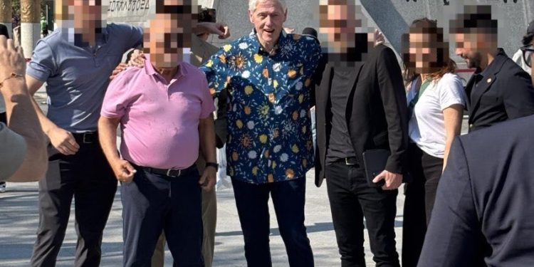 빌 클린턴, 서울 왔다…美극우논객 “韓대선 개입 의혹” 주장