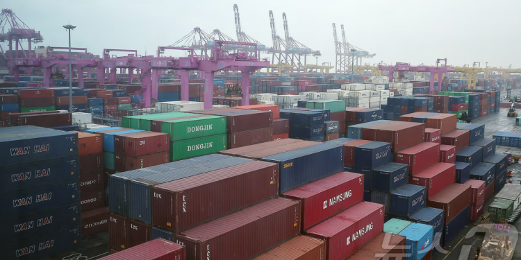 미중 관세전쟁 휴전에 해운운임 30% 폭등…”6월까지 2배 뛴다”