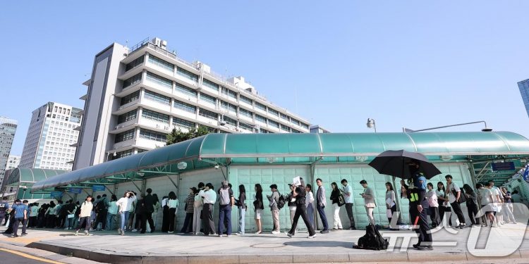 “130만원 더 내면 최우선 비자면접”…美, 급행료 장사 검토