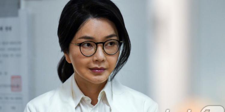 검찰, 주가조작 관련 ‘김건희 육성 파일’ 수백 개 추가 확보