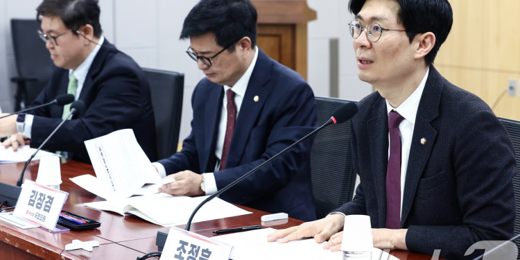 조정훈 “李대통령, 日 오염수 핵테러라더니 北엔 침묵하나”