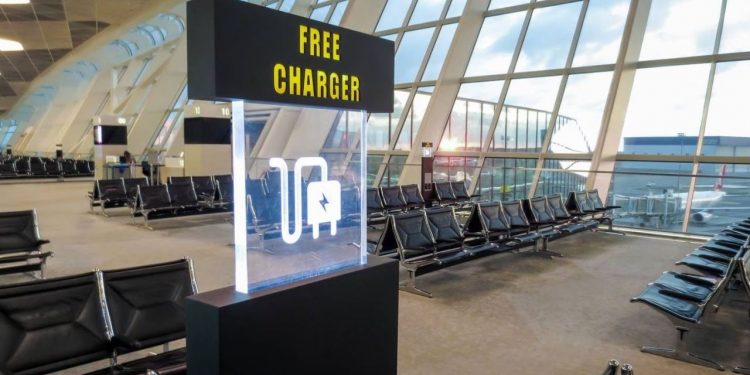 TSA, “공항 무료 USB 충전기·와이파이 사용 주의하세요”