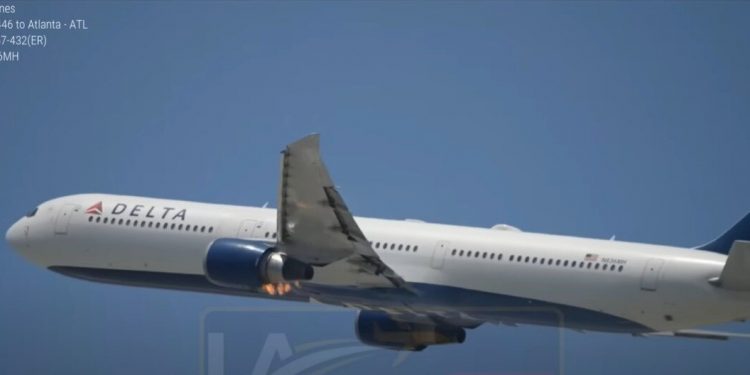 이륙 직후 엔진서 불길 활활…美 델타항공 여객기 긴급회항