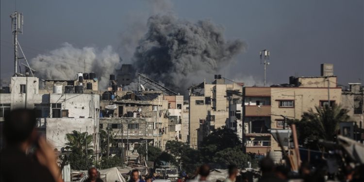 이스라엘, 가자 중부까지 첫 지상작전 돌입…공습·폭격 병행