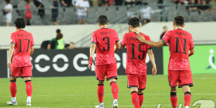 무기력했던 홍명보호, 일본에 0-1 패배…한일전 3연패 수모