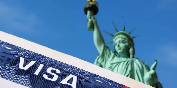 미국 입국 비자에 ‘최대 $15,000 보증금’ 요구 검토