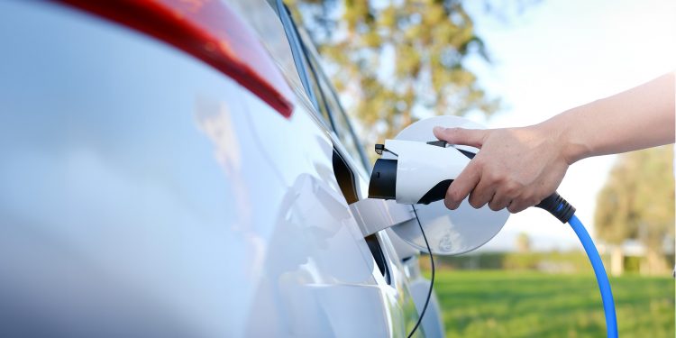 NYT “세금 혜택 철회로 美 전기차 830만대 줄어들 듯…GM·현대 등은 생산 지속”