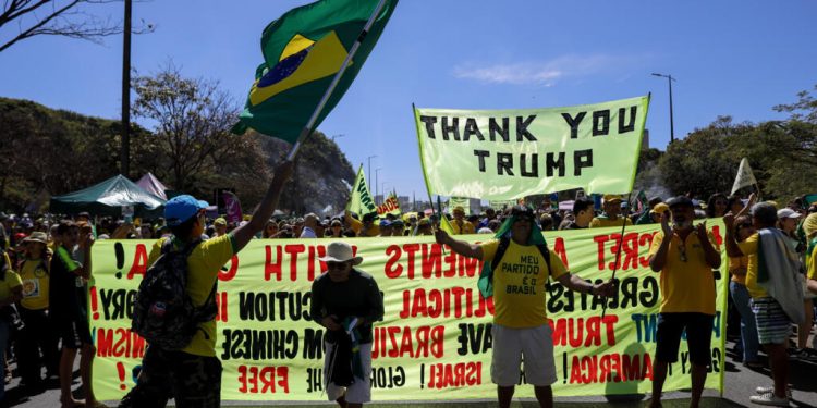 ‘쿠데타 혐의’ 보우소나루 지지자들 “브라질 50% 관세 맞아도 싸”