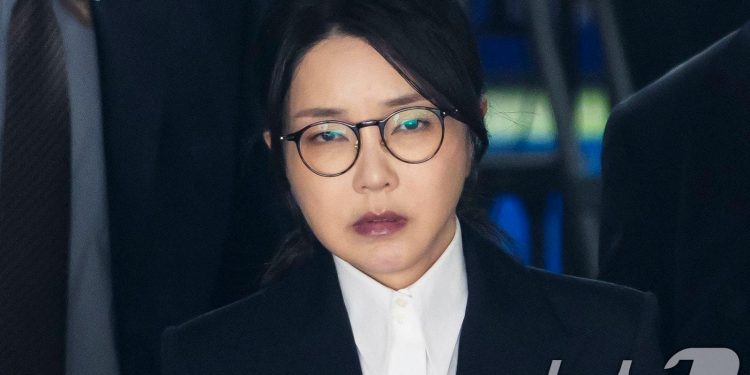 특검, ‘정점’ 김건희 신병 확보…고가 뇌물·집사 의혹 등 향후 수사 탄력