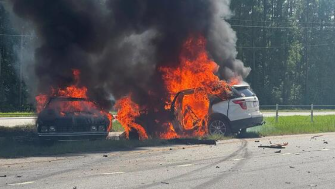 에핑햄 카운티 2중 추돌 후 차량 전소…인명 피해 없어