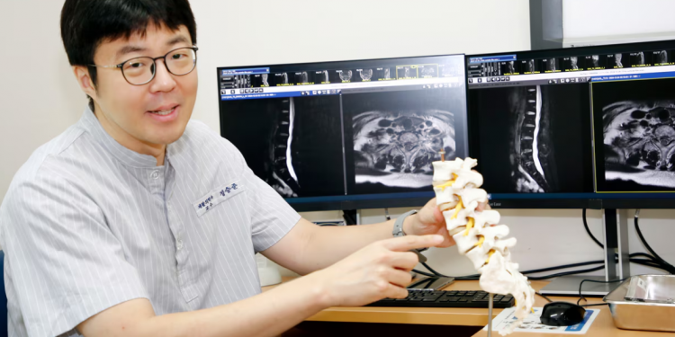 “디스크 터졌다고 무조건 ‘수술’?…통증 조절·자세 교정 먼저”