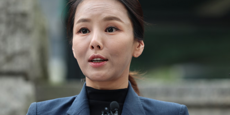 ‘처남댁’ 강미정 혁신당 탈당…”성폭력 피해자 절규 외면, 조국은 침묵”