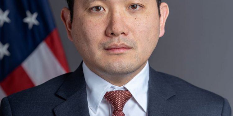 주한미국대사대리, 조셉 윤 교체 이례적… 케빈 김 부차관보 부임 배경 ‘촉각’