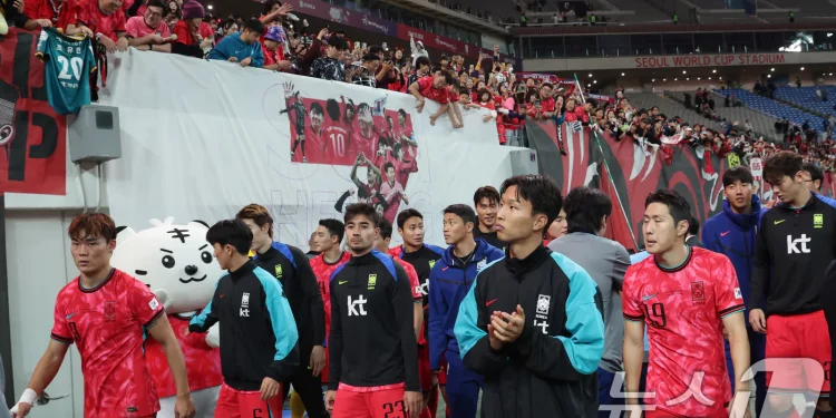 참패 아픔 털어내고 웃으며 마무리…홍명보호, 예방주사 맞았다