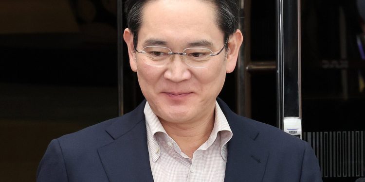 엔비디아 GB300에 삼성 HBM 탑재 확정…젠슨 황 서신보냈다