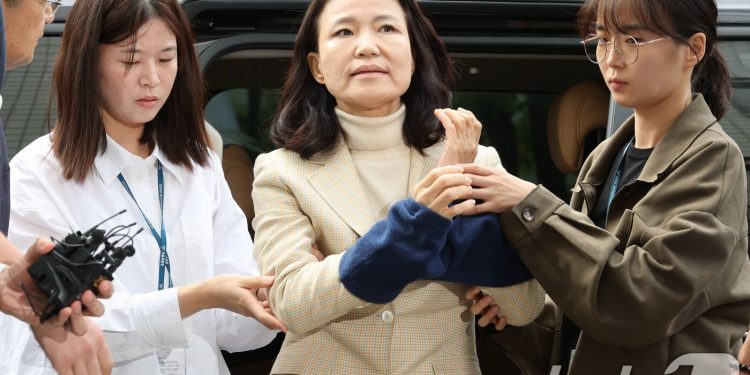 ‘이진숙 석방’  국힘 “그나마 다행…기획수사 책임 묻겠다”