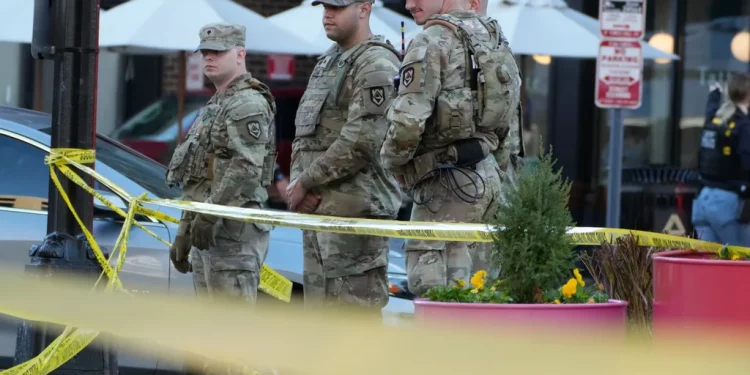 트럼프, 워싱턴 D.C. 총격 사건 후 전면적 이민 심사 명령