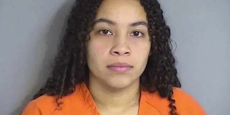 13세 제자에게 벗은 사진 보내며 성관계 제안 플로리다 20대 여교사