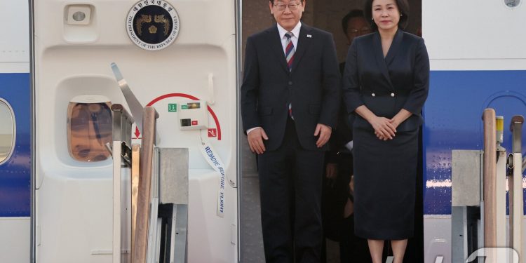 ‘李대통령의 실용’ 정상외교 무대에 첫선…다시 ‘경제·민생’ 챙기기