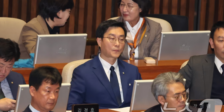 국힘, 장경태 성추행 의혹에 “또 민주당…굵직한 성범죄만 30여건”