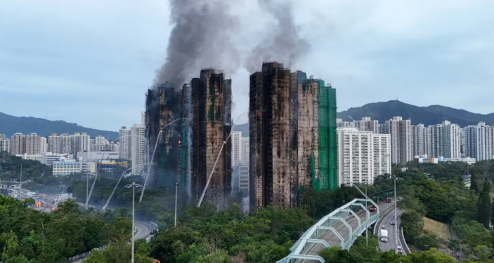 홍콩 당국 “아파트 화재 사망자 146명으로 증가…40여명 실종”