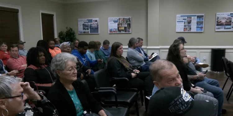 포트 웬트워스, 주민 반대 속 데이터센터 허용 조례 통과